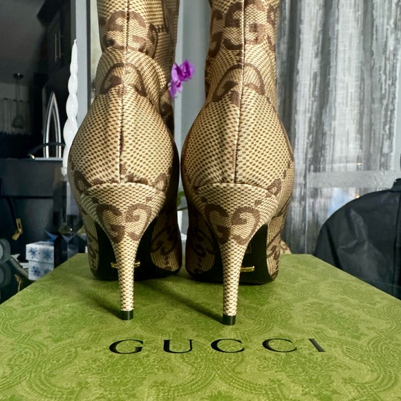 Gucci x Balenciaga
GG Logo Neoprene Sock Boots
Women's Size 36-36,5 37 - Picture 4 of 11